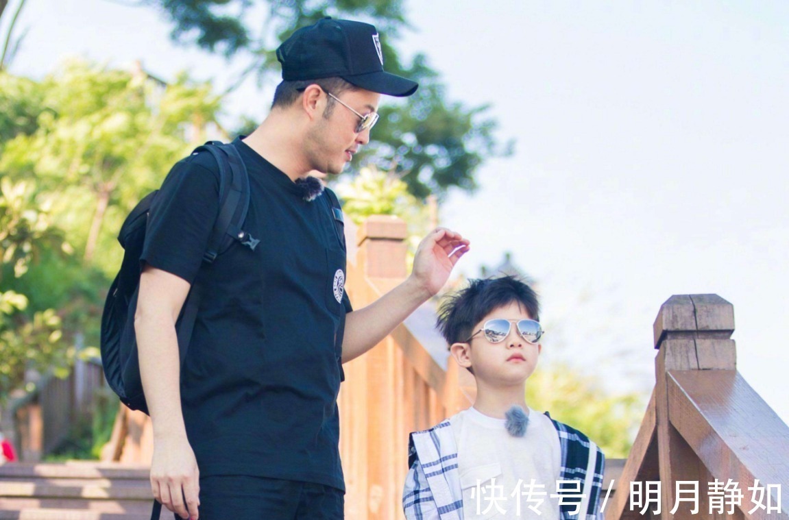 大长腿|高颜值长腿爸爸，遛娃照一夜走红，网友：妈妈好福气