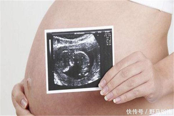 子宫|怀孕后,胎动分为三个阶段,处于二阶段时孕妈能看到小脚印