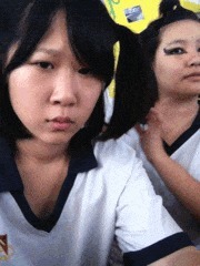 |搞笑GIF：本想给女友一个惊喜，没想到遇到了丈母娘