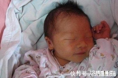 耳朵|宝宝没满一百天,宝妈要注意,4个禁区都不要碰