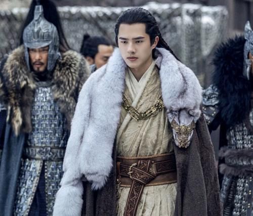 悲剧|悲剧作家江南:创作,就是把所有的美好,全部撕碎……