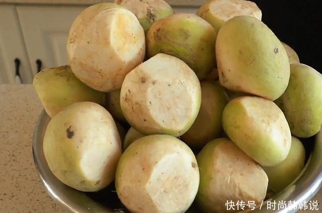 芥菜腌制有诀窍,放油放糖都不对,教你酸脆做法,下饭解馋