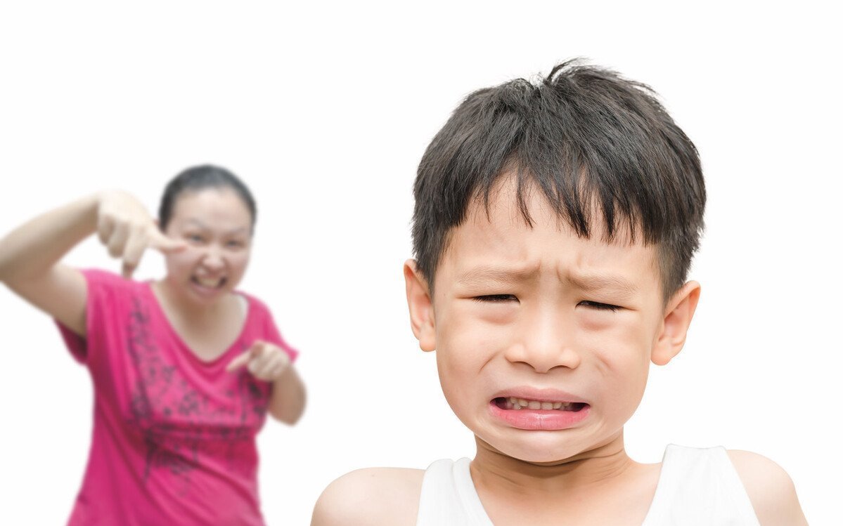 外面的世界|你知道孩子被吼后,身体会发生什么变化吗?每一个都让心疼