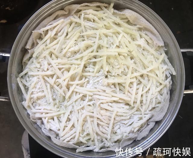 做法|秋天就馋土豆这个做法，当饭又当菜，儿子出锅吃了2碗