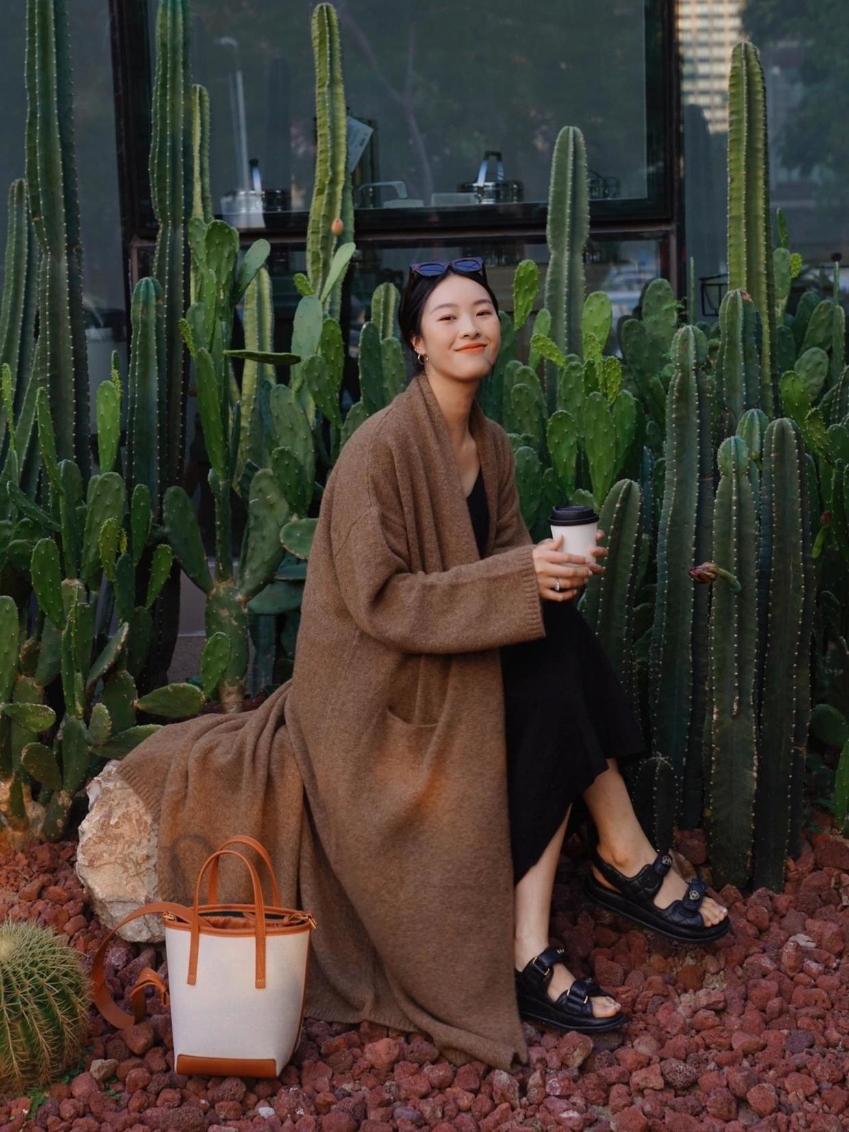 小姐姐 越简约越高级,冬日里不能少的开衫搭配,谁穿谁好看