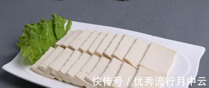 鲜嫩|豆腐别再下锅炒了，加上两种食材，更有味、鲜嫩，补钙也是杠杠的！