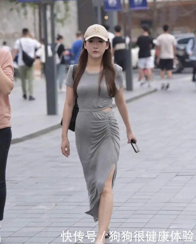 简洁的吊带裙,高雅大气的风格,展现简单优雅的造型