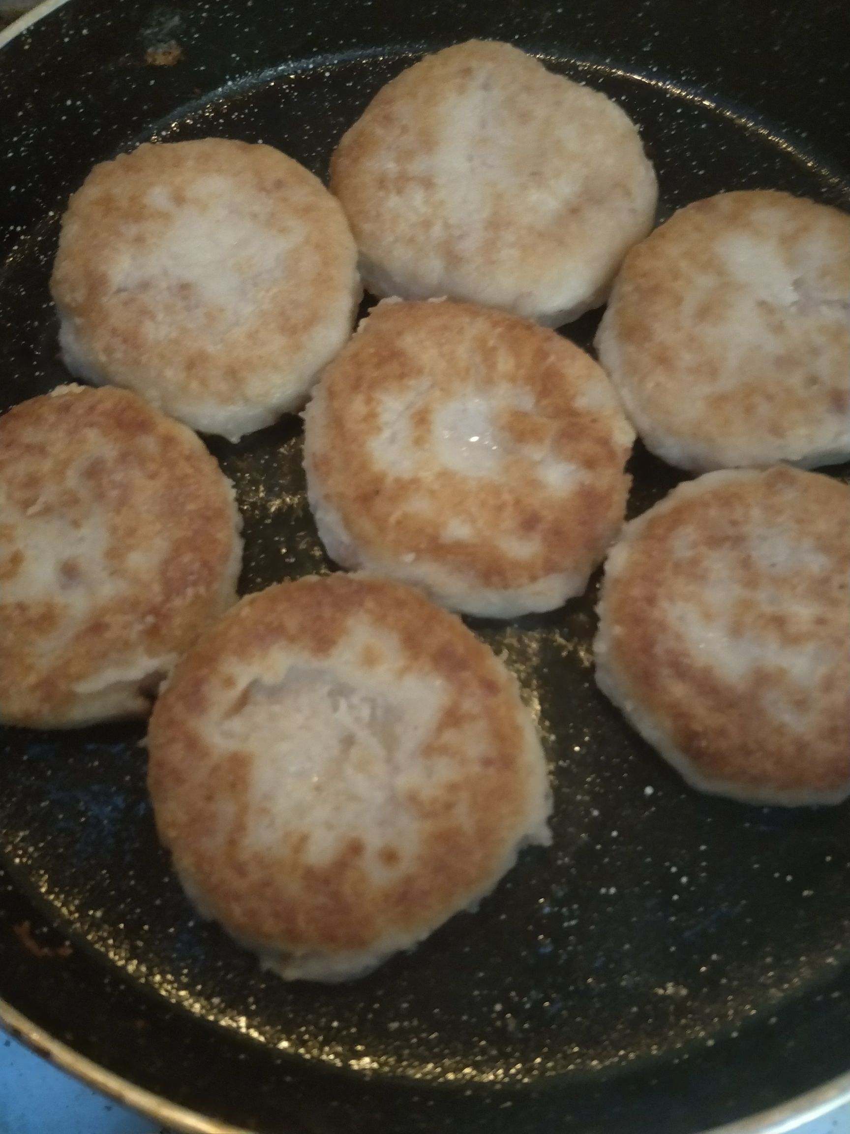 早餐只需8分钟,我家隔三差五就吃此菜,每次煎5锅不够吃