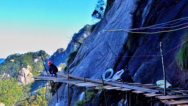 古人|古代山峰峭壁上总有寺庙，成百上千米，古人是如何建造的？