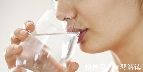 菌类|经常便秘的人,尽量少吃3样食物,让肠道越来越通畅