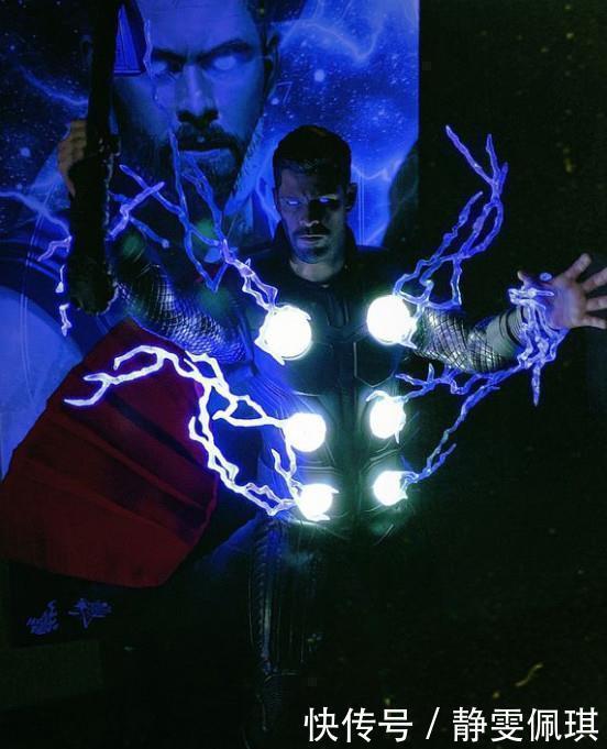 格鲁特|小伙晒雷神手办,雷霆万钧特效炸裂,关上灯后网友多钱买的