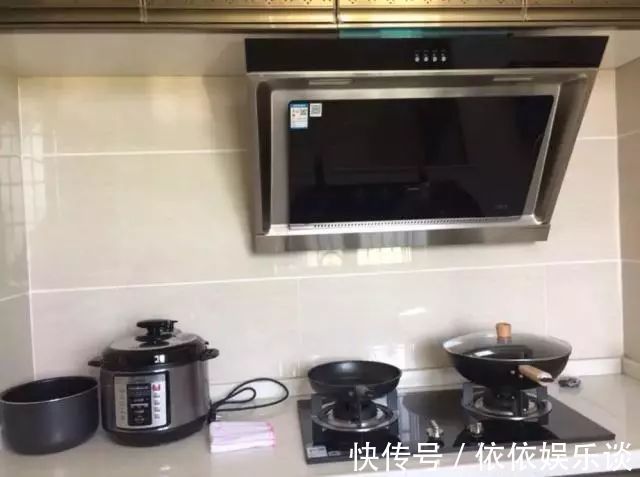 电视|搬家一个月,忍不住晒晒!全屋太漂亮了,电视墙贴瓷砖最明智!