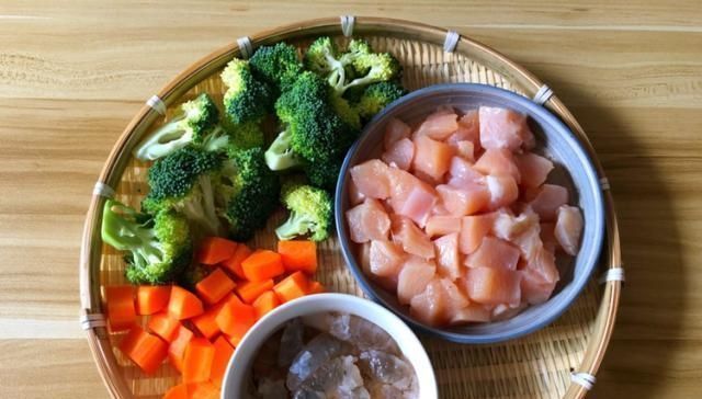 美味|早餐,我经常给家人做这款小饼,低脂营养又美味,家人超喜欢