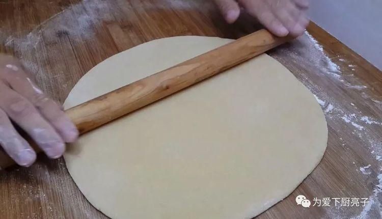 我家油条从来不发面，切一切锅里一炸，松软又香甜，越嚼越舒服