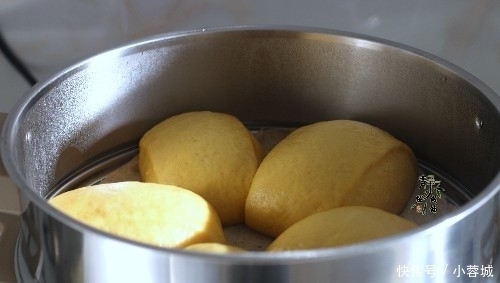 睡前蒸锅此种馒头，第二天早餐主食就有了，好吃还明目，孩子喜欢