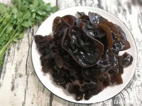 黑木耳|大姨妈期间3种食物多吃点，可缓解痛经，排出子宫污血