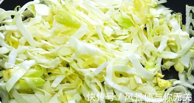 技巧|原来包菜炒粉条要这样做,难怪之前炒粉条老粘锅,技巧全在这