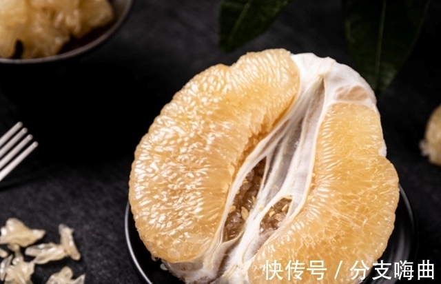 糖尿病并发症|吃柚子可以帮助降血糖吗?医生:稳定血糖,不妨常吃2种食物