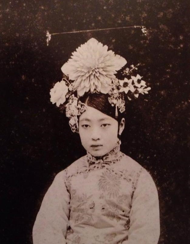 皇后|「老照片」从妙龄少女到1个疯子!今日盘点,末代皇后婉容!