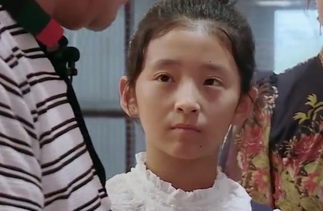 变形计农村女孩第一次做头发,前后判若两人,网友挪不开眼