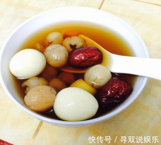 养人|红枣加它一起煮，比阿胶都养人，常吃淡雀斑去皱纹，月经准时来