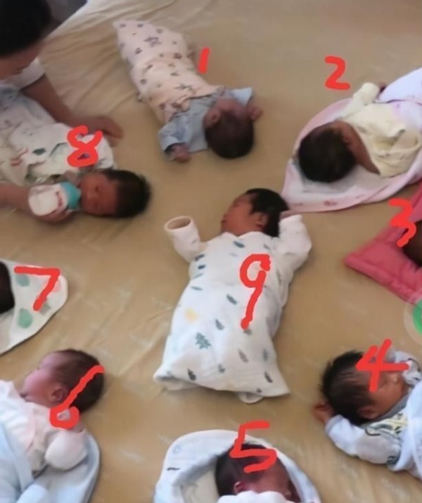 老人家|“最忙姥姥”火了,3胞胎女儿各生三胞胎,网友:可以开幼儿园了