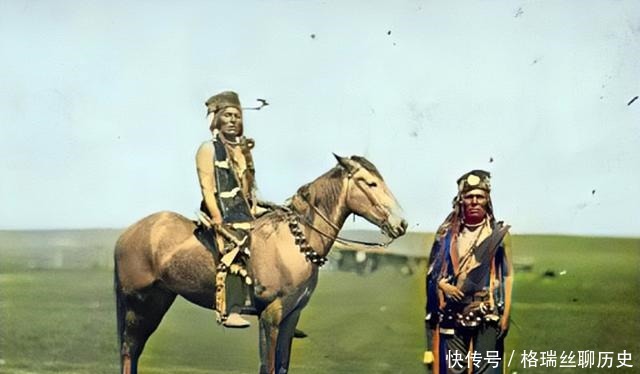 图为|百年前的印第安人老照片,被美国杀戮殆尽,很多村庄一夜变为鬼城