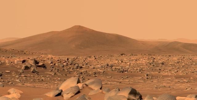 “毅力号”火星车的机械臂开始进行科考活动