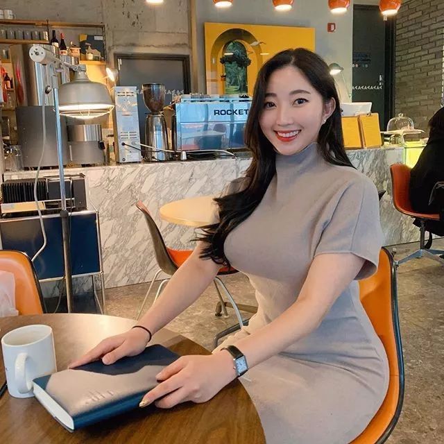 健身姑娘|韩国健身姑娘，不爱细腿只爱粗腿，你觉得好看吗？