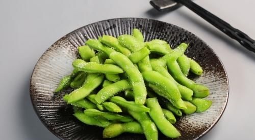 毛豆|血糖高的人不能吃茄子?医生:若想血糖平稳,2种素食要少吃