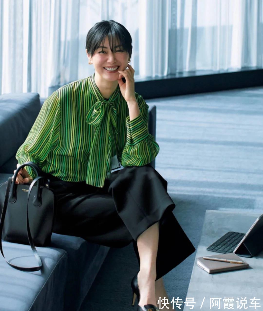 裤装 四、五十岁的女人,尽量少穿黑裤子,瞧日本女人这样,洋气还减龄