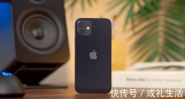 无线充电|为什么iPhone 12不开放反向充电？网友回答一针见血