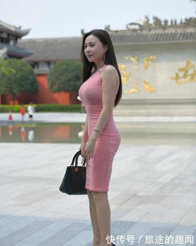 连衣裙|穿搭不可顾此失彼，连衣裙也不例外，款式与搭配可谓缺一不可！