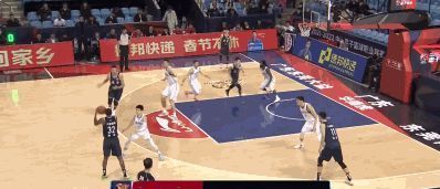 莱多|杜锋精妙战术直击对手弱点,徐杰巧妙执行助易建联完成暴扣