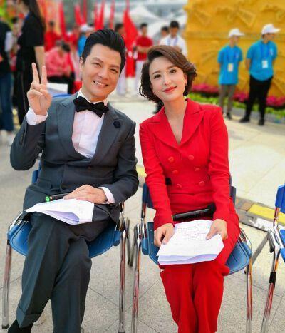 “著名”節(jié)目女主持,出名后嫁大“20歲”老公,兩人站一起像父女