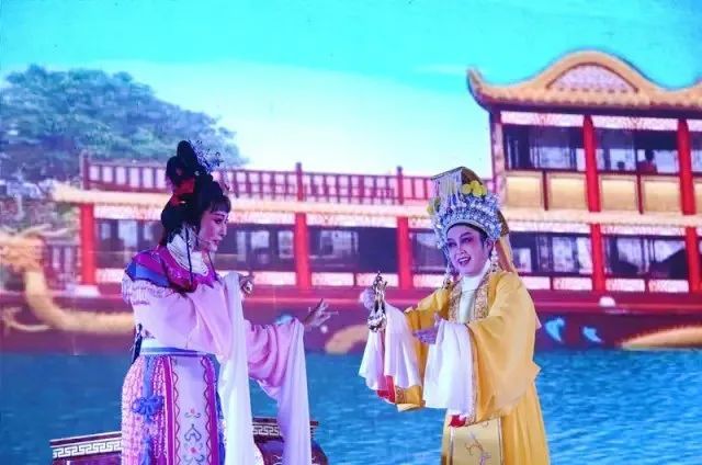 老板娘|天台老板娘痴心一片醉梨园, 苦学越剧旦角六大流派!