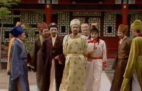 宝钗|林黛玉的潇湘馆和薛宝钗的蘅芜苑都是五间房,暗示宝黛成仙,宝钗是山鬼