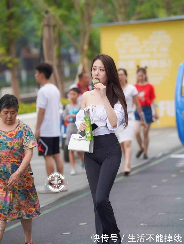 打底裤 穿上华丽优雅女神范的打底裤装扮,显得腰细腿长,简约时髦!