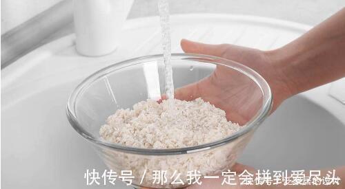 毛巾用久了又臭又滑,这样清洗更干净省事,洗完跟刚买的一样