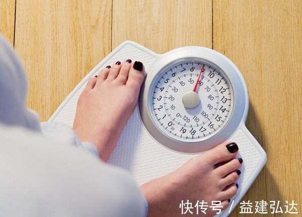 爆瘦|晚上坚持3件事情，脂肪会“燃烧”一整夜，让你“爆瘦”三四斤