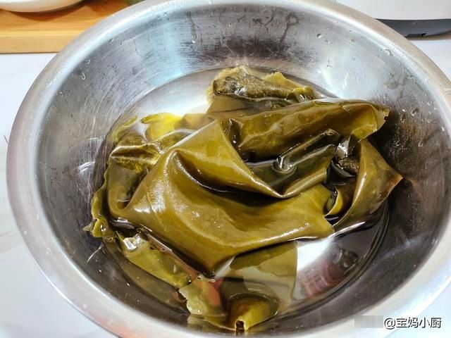 天冷了,家有孩子别不懂吃,这几样做一锅,暖身营养多,孩子长个