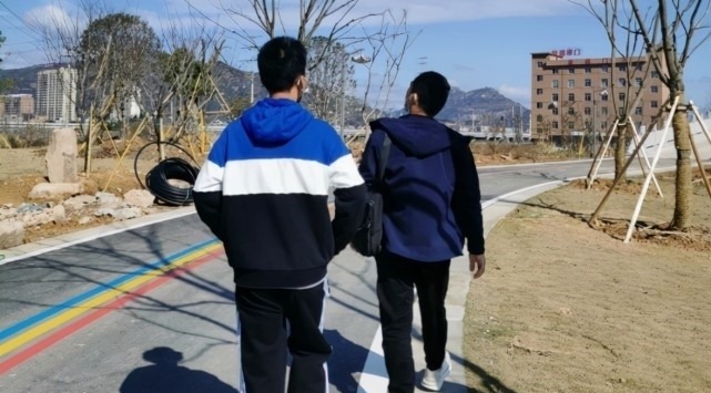 孩子|12岁男童一年长高16公分,儿科医师:这一物是“助长剂”,可多吃