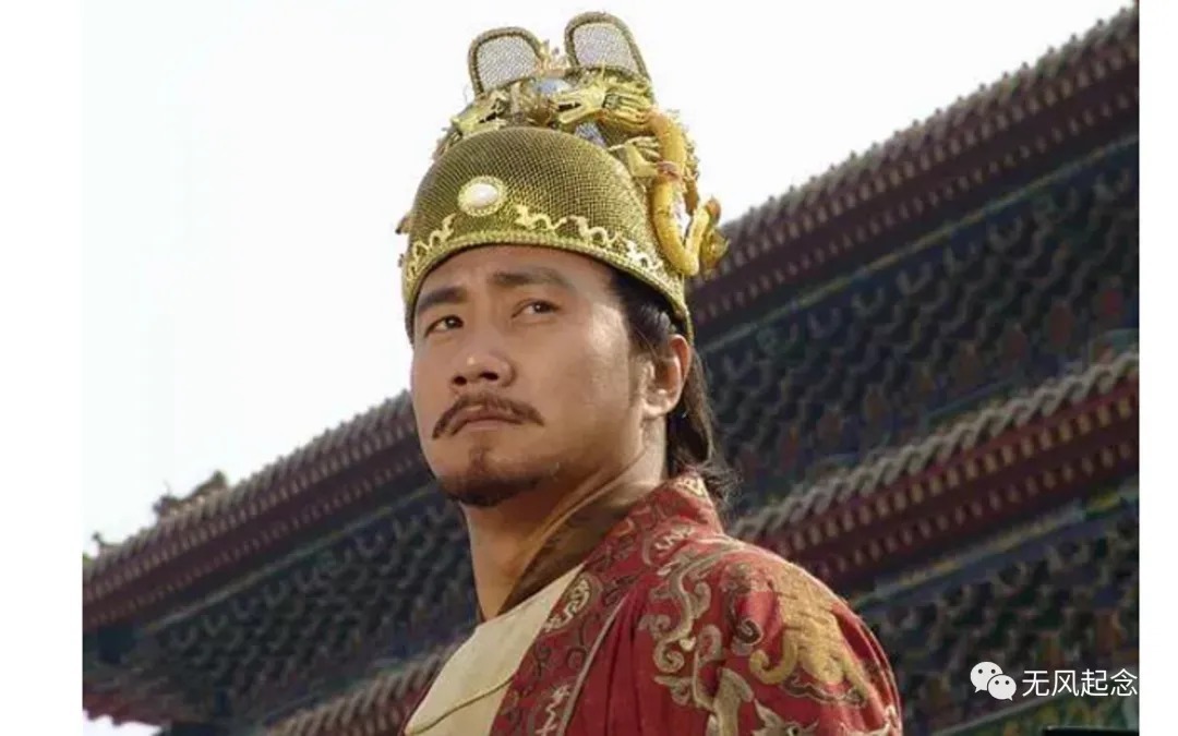 金色帽子!古代皇帝其实不应该戴金色帽子,很多古装剧都犯了错