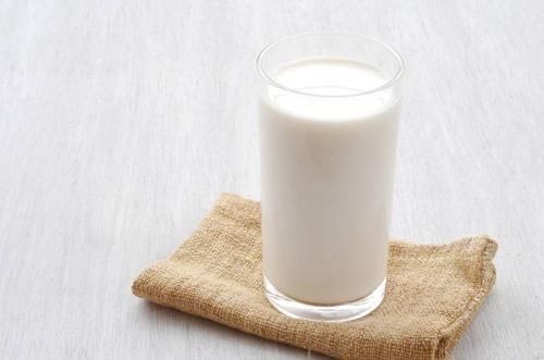 老年痴呆|不想老年痴呆,3种食物家中常备,脑细胞一天比一天有活力