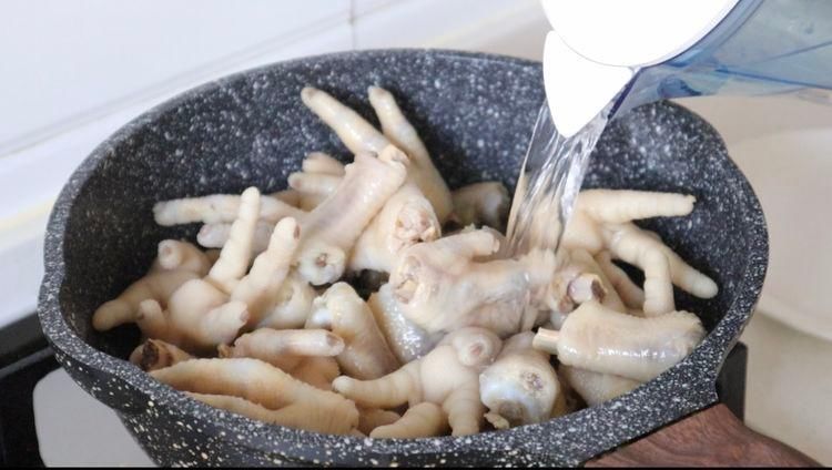 自制韩式辣鸡爪，香辣开胃，解馋下饭，比买的好吃