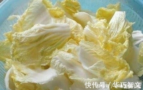 炒大白菜时，不要直接下锅，教你正确做法不出汤，白菜又香又脆