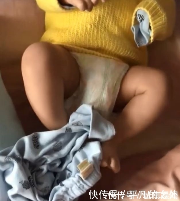 宝妈|宝宝表面淡定,不掀开被子,你还永远想象不到宝宝晚上经历了什么