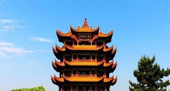 黄鹤楼@为什么这首诗被后人誉为“七律之首”?连李白读了都不敢下笔提诗