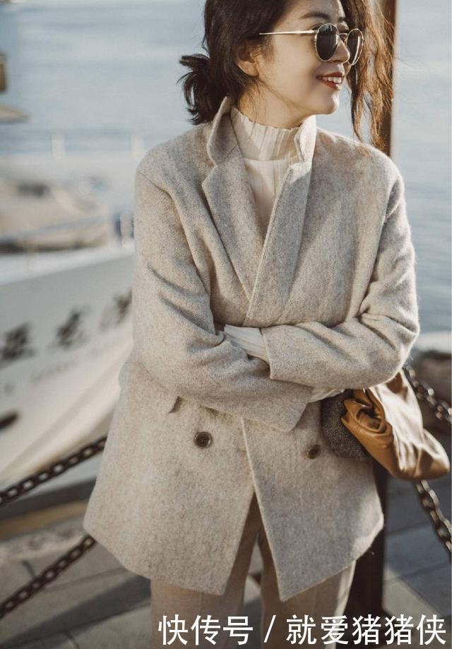 三木|三木的初冬新装真美,毛呢大衣配“牛奶裤”,色调搭配看着真舒服