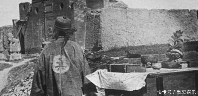 唾弃|历史老照片溥仪的侍卫，最后一张的行为让人唾弃！